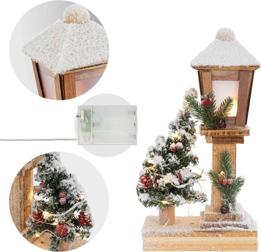 Ecd germany Decoratieve houten kerstlantaarn met LED-verlichting warm wit 19x11 5x37 cm werkt op batterijen binnen timer decoratieve houten lantaarn & dennenboom met sneeuw kerst versiering
