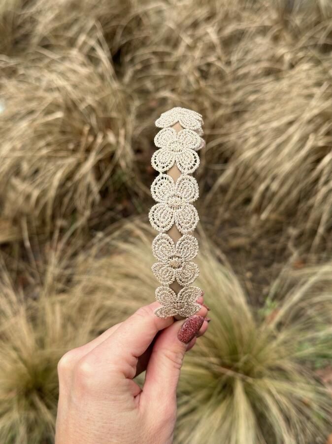 EindelijkLeuk Diadeem Meisjes diadeem Haarband met gouden ornament Meisjes haarband Haarbandjes Haaraccessoires voor meisjes Handmade Gouden diadeem Bruiloft Haaraccessoires Bruiloft Cadeautje
