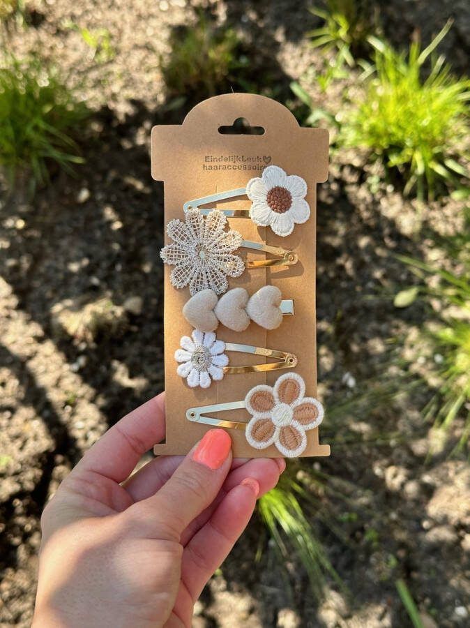 EindelijkLeuk Haarspeldjes voor meisjes en baby's Haarknipjes Haarclips Haarknipjes witte bloem handgemaakte haaraccessoires Cadeautje Naturel kleuren