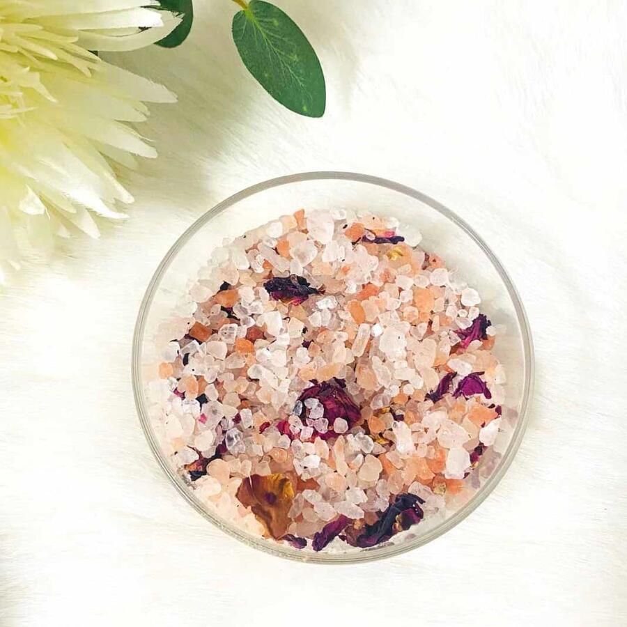 Elaut products bvba Grof Himalaya Badzout met Rozenblaadjes 1kg Natuurlijk en Verfrissend Perfect voor Ontspanning en Decoratie