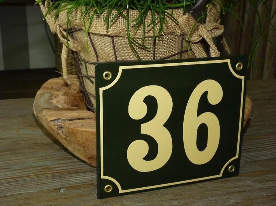 Emaille naambordjes online Emaille huisnummer 18x15 groen creme nr. 36