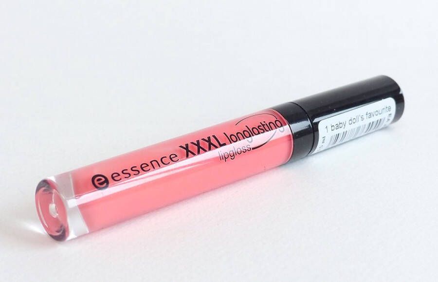 Essence XXXL longlasting lipgloss 1 Baby doll's favourite