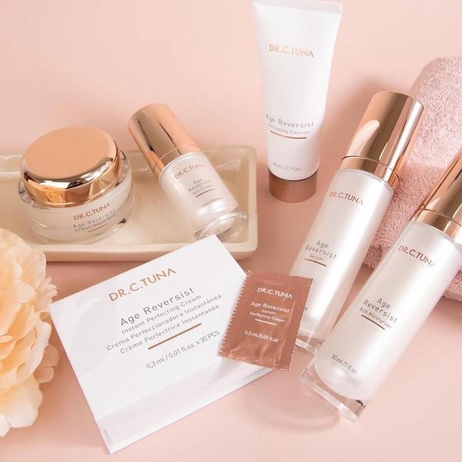 FARMASI Age Reversist Set Oogcrème 15 ml Perfectionerende Crème 30x0.3ml Gezichtsreiniger 80 ml Vochtinbrengende Crème 30 ml Nachtmasker 50 ml Serum 30 ml