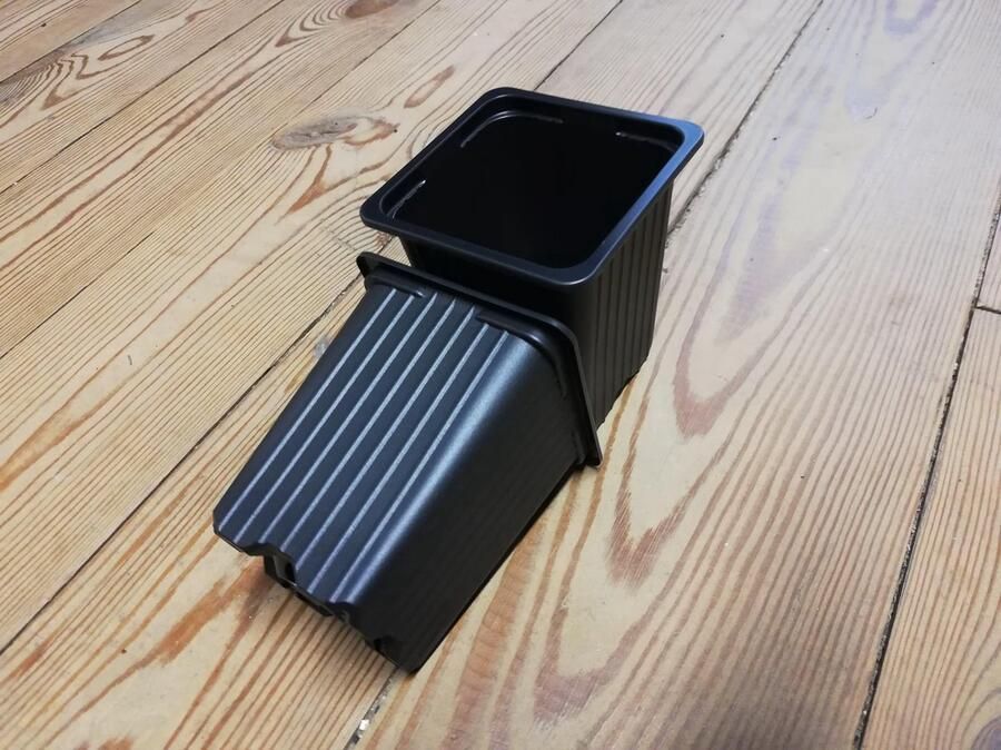 Ferrarium Kweekpot zwart 9x9x10cm (50 stuks)