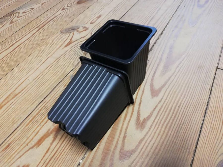 Ferrarium Kweekpot zwart 9x9x10cm (100 stuks)