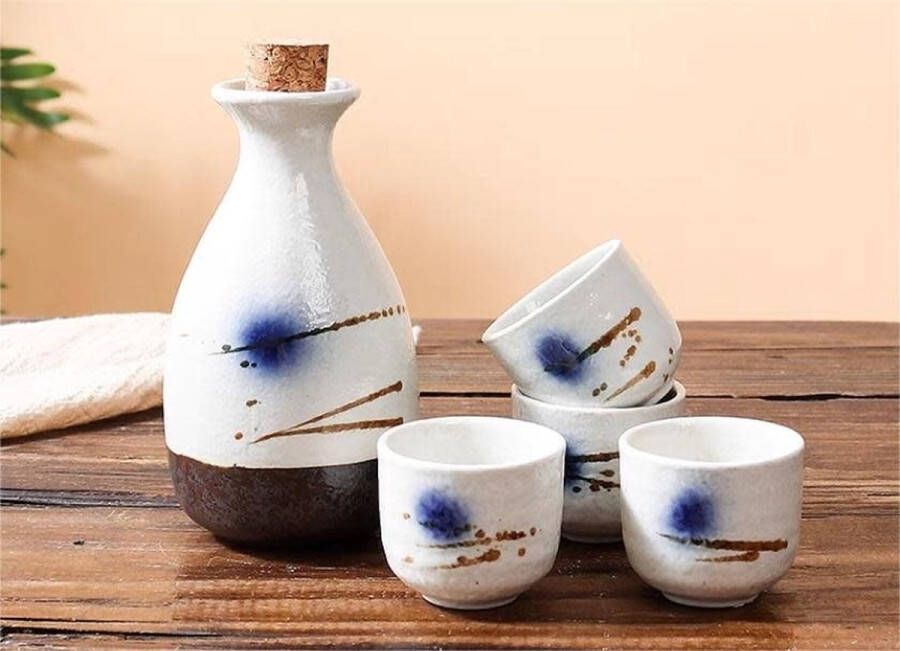 Fine Asianliving Sake Set Giftbox Wit Contemporary Handgemaakt Tatsuya Set 5 Japanse Sake Set Sake Servies Sakefles Sake kopjes