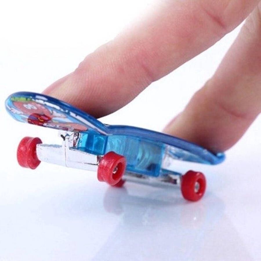 Finger Miniatuur Skateboard Blauw met Licht | Lightfight | Vingerskateboard | Vingerboard | Mini Board |9.5 cm
