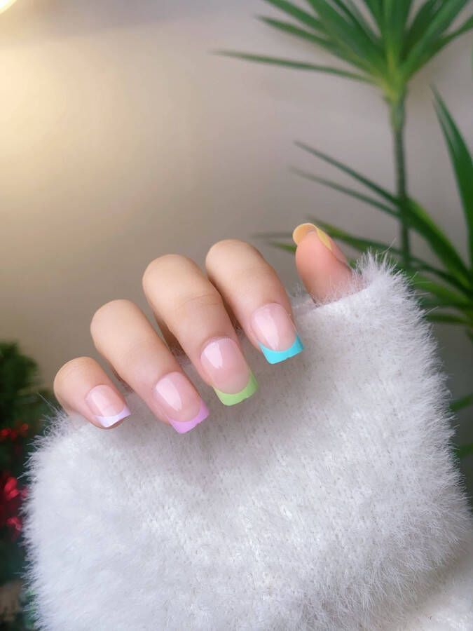 Finger Nepnagels-Kunstnagels-Plaknagels -Designer nails Nagellijm Plaknagels Zelfklevende Plaknagels met lijm Set van 24 Nagels 12 Maten
