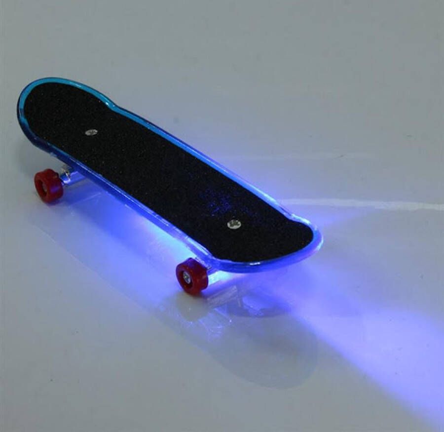 Finger Speelgoed Miniatuur Skateboard blauw met licht | board Deck | Vingerskateboard | Vingerboard | Mini Board |9.5 cm