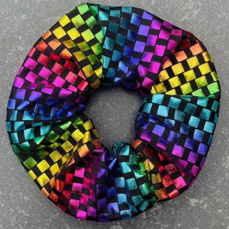 Finish Your Outfit FYO Regenboog scrunchie Gay pride scrunchie Lhbtiq+ scrunchie Pride Amsterdam scrunchie Gay Pride accessoire Regenboog artikel Haaraccessoire