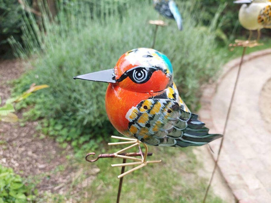Floz Design tuinsteker vogel van gerecyceld metaal incl haak voor vetbol handgemaakt fairtrade en kwaliteit
