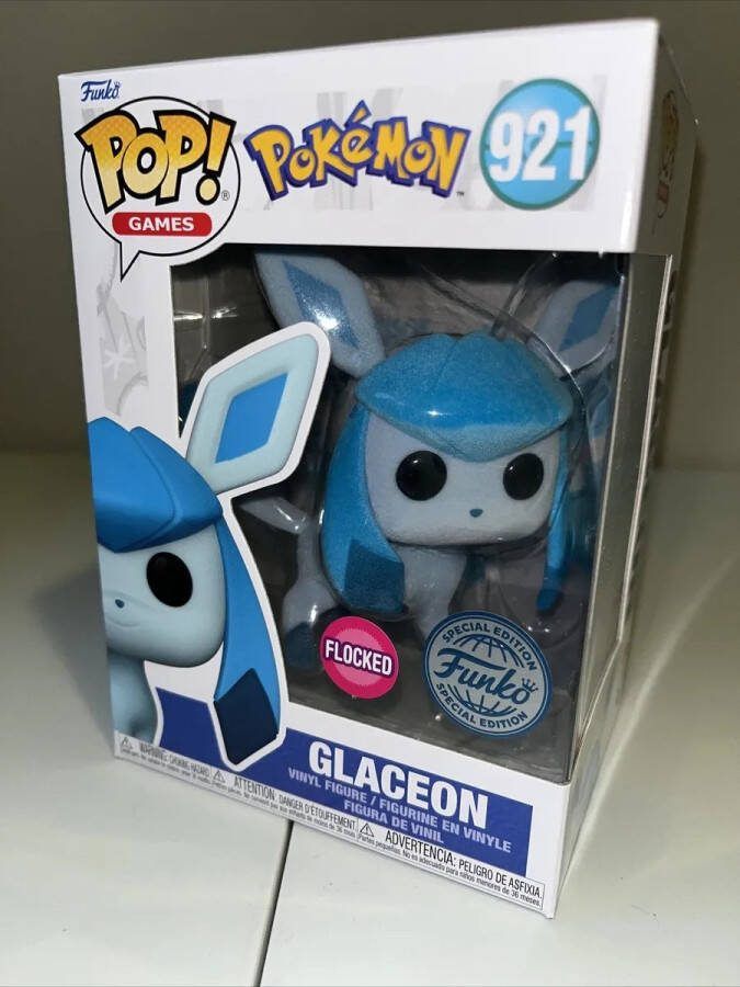 Funko Pop! Pokemon Glaceon #921 Flocked