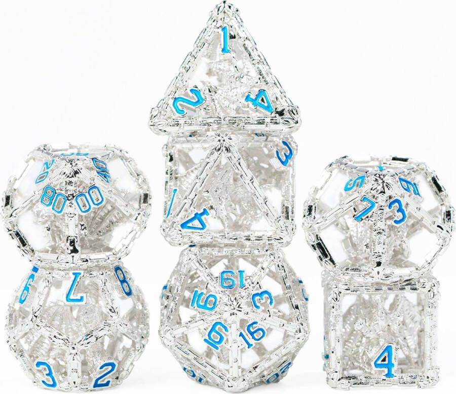 Genvi Games City Wall Hollow Metal DND Dice Zilver met blauwe letters