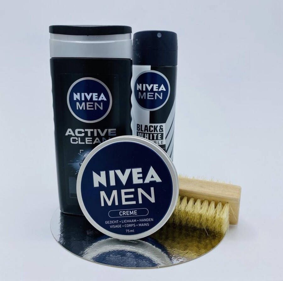 Geslaagd Cadeau voor man Nivea Men douchegel Active clean Nivea deodorant Black and White Nivea Men crème nagelborstel gadgets mannen geschenkset mannen verjaardag sinterklaas cadeautjes 4 producten