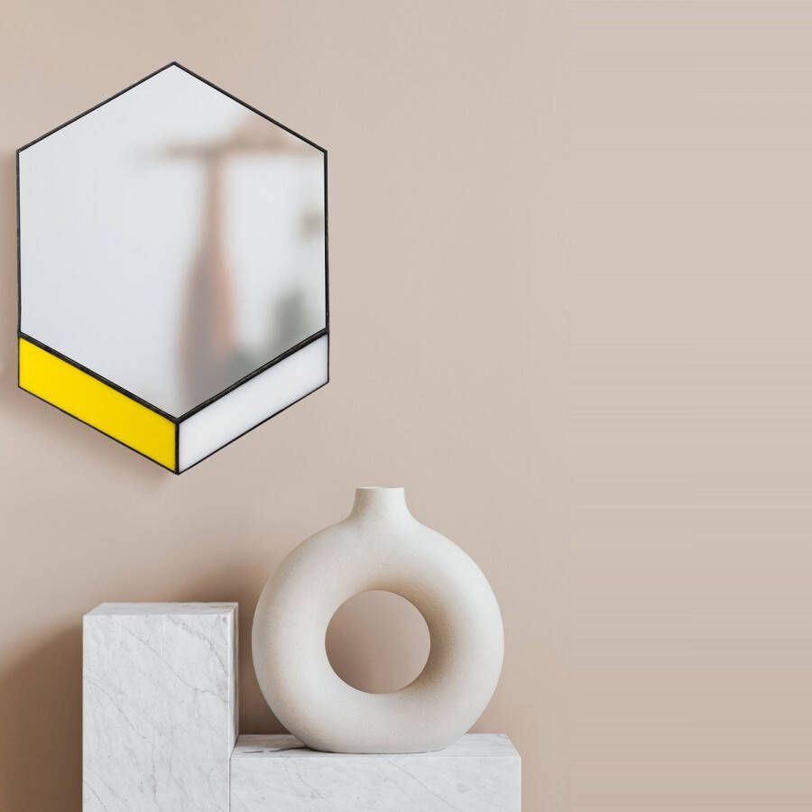 Glassmade Spiegel Marie Handgemaakte glas-in-lood spiegel Zeshoek geel wit 33x25 cm