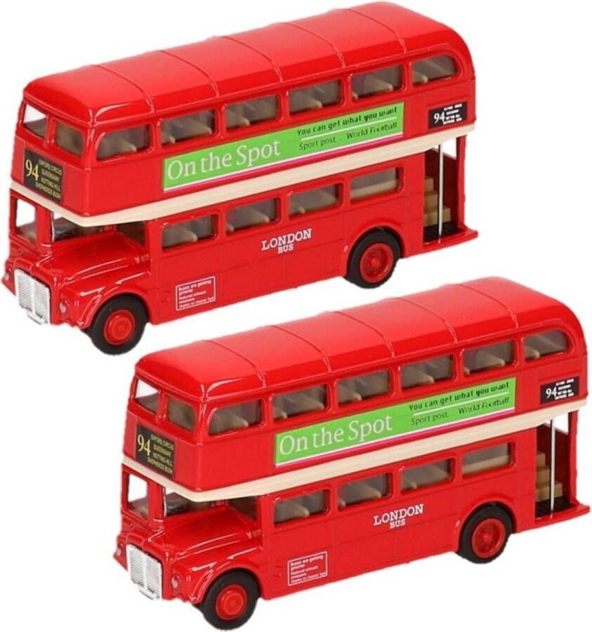 Goki 2x stuks modelauto London Bussen rood 12 cm speelgoed auto bussen schaalmodel