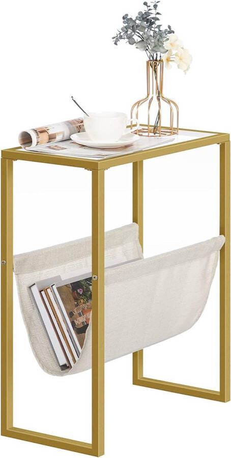 Goudkleurig Slanke gouden nachtkastje met tijdschriftenlus gemaakt van stof en glazen blad geschikt voor kleine ruimtes slaapkamer woonkamer kantoor eigentijdse stijl