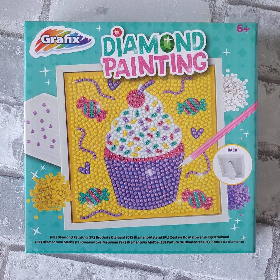 Grafix Diamond paintng in frame cupcake