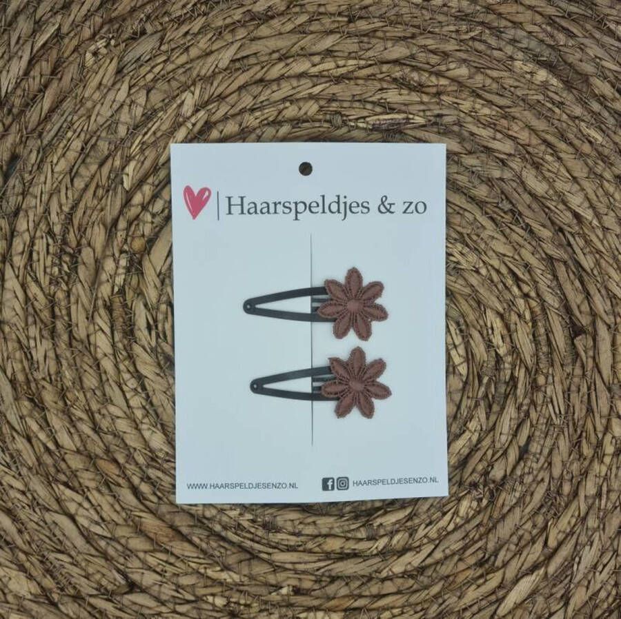Haarspeldjes & zo Haarspeldje Flower bloemetjes bruin — 4 cm zwart