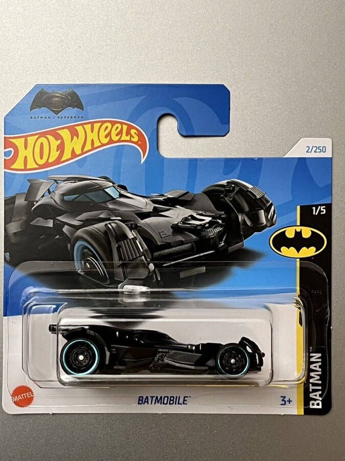 Hot Wheels BATMOBILE 02 250 1:64 ZWART