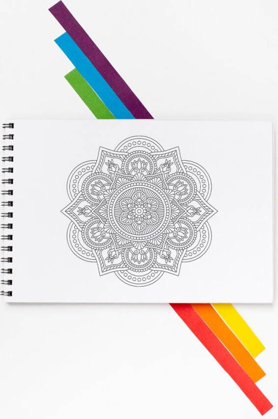 Huurdies Mandala Kleurboek A4 50 Mandala's Spiraalgebonden 90gms papier