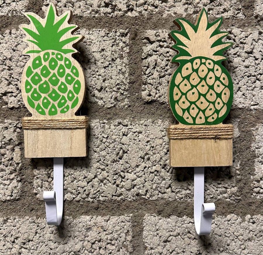 Impuls Decoratieve houten wandhaak ananas Set van 2 stuks Houtkleurig + groen hoogte 22 x 6.5 x 1 cm Woonaccessoires Wandhaken Ananas