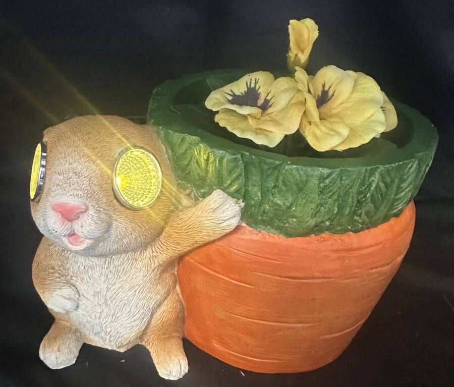 Impuls Decoratieve Polyresin solarlamp bloempot Konijn met wortel meerkleurig met LED staand model exclusief plant hoogte 13 x 13 x 11 cm Tuindecoratie Tuinverlichting