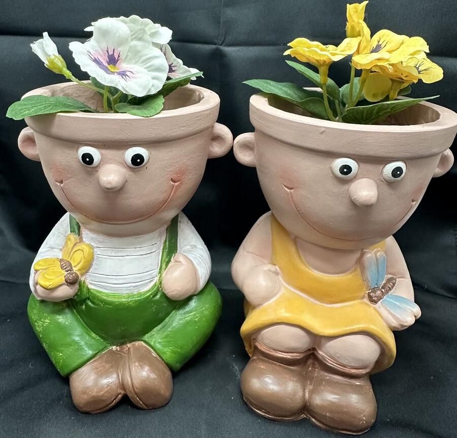 Impuls Decoratieve bloempotten Jongen en Meisje van polyresin Set van 2 stuks vlinder&libelle meerkleurig hoogte 17x15xdia 10 cm exclusief plantjes Woonaccessoires Tuinaccessoires Tuindecoraties