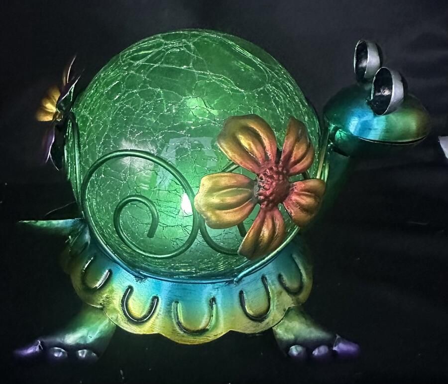 Impuls Decoratieve metalen solarlamp met craquele glazen bol Schildpad meerkleurig met LED staand model hoogte 13 x 22 x 1 cm Tuindecoratie Tuinverlichting