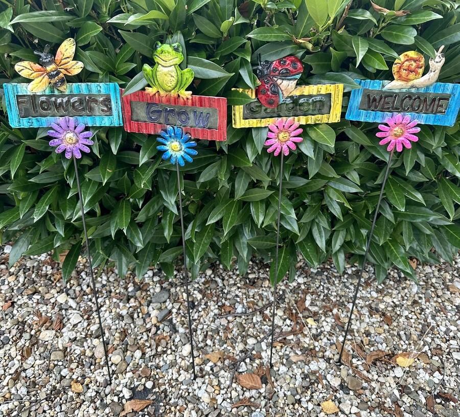 Impuls Metalen deco tuinstekers Slak bij lieveheersbeestje & kikker met bloem Set van 4 stuks meerkleurig + glas hoogte 62 x 15 x 1 cm Tuinaccessoires Tuindecoratie – Tuinstekers