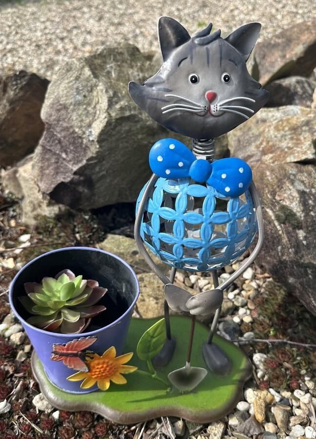 Impuls Metalen decoratie tuinbeeld met bloempot Kat met wiebelhoofd meerkleurig hoogte 34x28x25 cm exclusief plant Voor binnen en buiten Woonaccessoires Tuinaccessoires Tuindecoratie