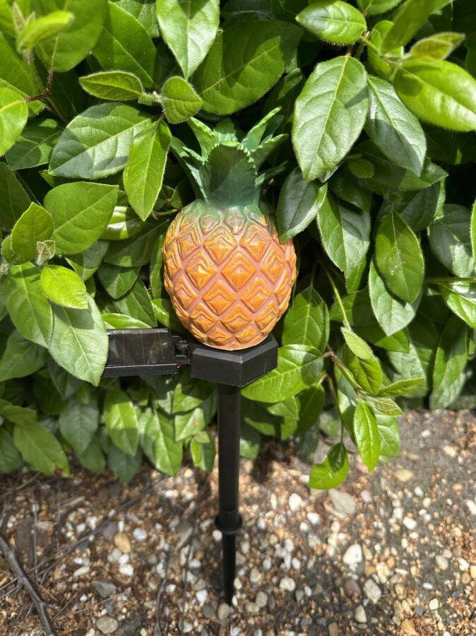 Impuls Kunststof solarlamp op tuinsteker Ananas oranje tuinsteker hoogte 43 x 11 x 2 cm Tuindecoratie Tuinverlichting