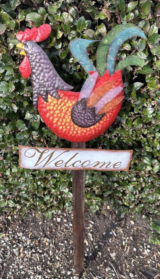 Impuls Metalen deco haan + welcome op houten tuinsteker Paars + rood hoogte 91 x 31 x 2 cm Tuinaccessoires Tuindecoratie – Tuinstekers