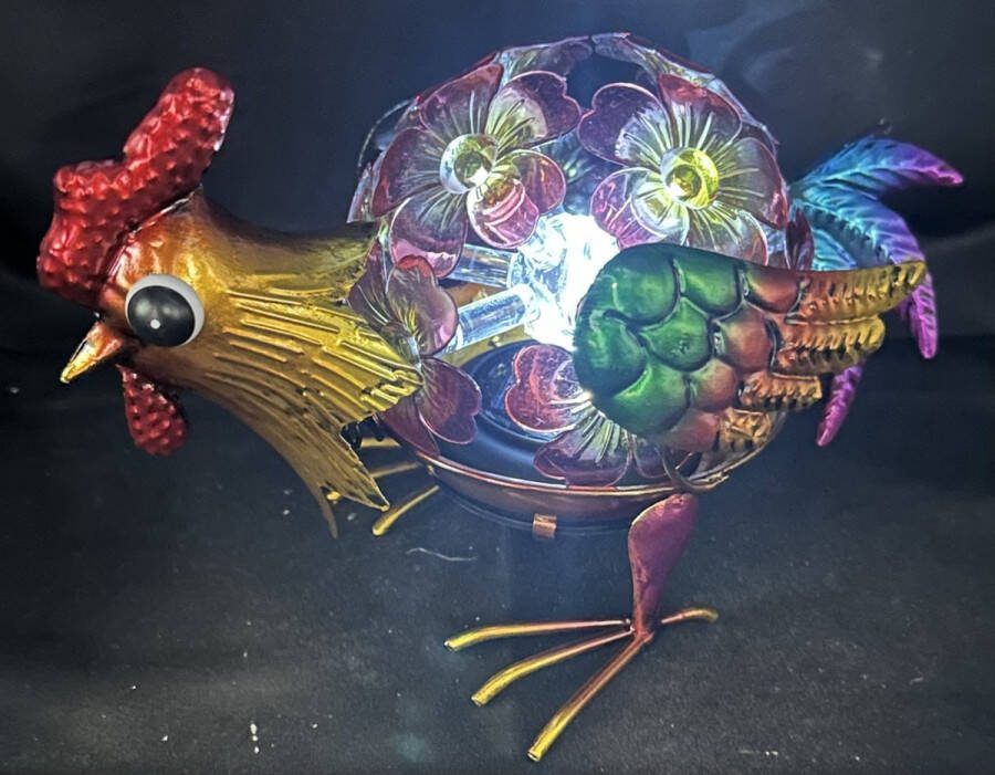 Impuls Metalen solarlamp met kunststof bol met bloemen Haan meerkleurig Met LED Staand model hoogte 14 x 23 x 2 cm Tuindecoratie Tuinverlichting