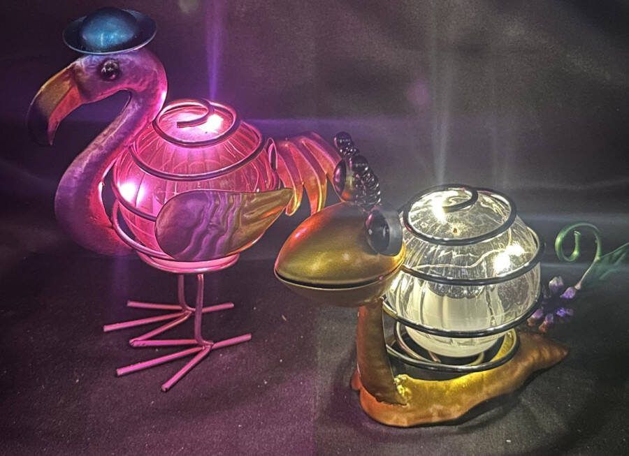 Impuls Metalen solarlampen Flamingo en slak Set van 2 stuks meerkleurig met 1 LED kunststof bol Staand model hoogte 12 x 14 x 1 cm Tuindecoratie Tuinverlichting