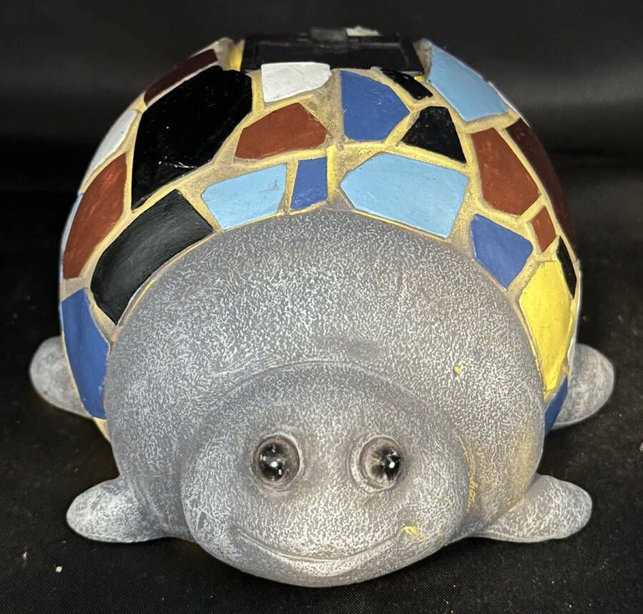 Impuls Polyresin solarlamp schildpad met mozaiek meerkleurig met 1 warme LED staand model hoogte 7 x 16 x 13 cm Tuindecoratie Tuinverlichting