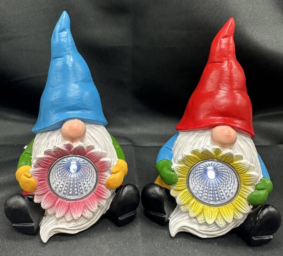 Impuls Polyresin solarlampen kabouters met bloemen rode en blauwe muts Set van 2 stuks meerkleurig met 1 LED staand model hoogte 15 x 11 x 9 cm Tuindecoratie Tuinverlichting