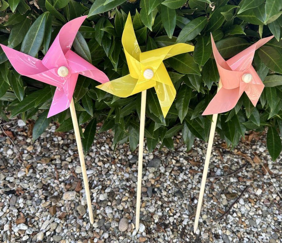 Impuls Set van 3 windmolens kunststof+houten steker meerkleurig geel-oranje-roze dia 17 cm x hoogte 48 cm Tuinaccessoires tuinstekers