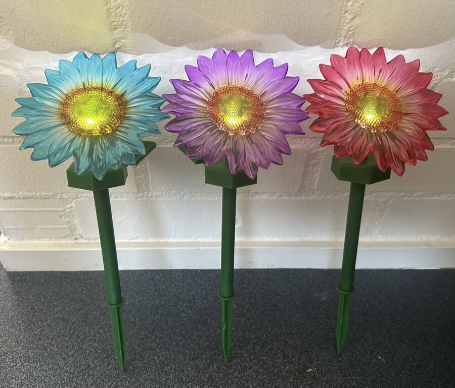 Impuls Solar Bloemen met LED op tuinsteker Set van 3 stuks kunststof meerkleurig met LED staand model hoogte 40 x 16 x 3 cm Tuindecoratie Tuinverlichting Tuinstekers