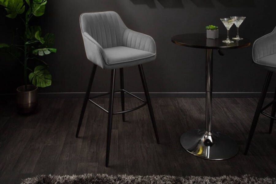 Invicta Interior Elegante barkruk TURIN zilvergrijs fluweel met decoratieve gewatteerde barstoel met armleuning 40435