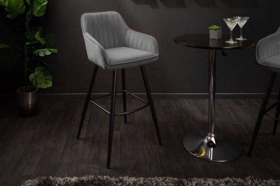 Invicta Interior Elegante barkruk TURIN zilvergrijs fluweel met decoratieve gewatteerde barstoel met armleuning 40435