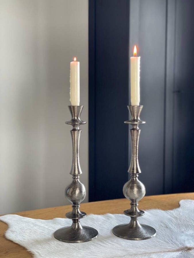 Items Luxe kaarsenhouder kandelaar klassiek goud metaal 12 x 12 x 36 cm Kandelaars voor dinerkaarsen