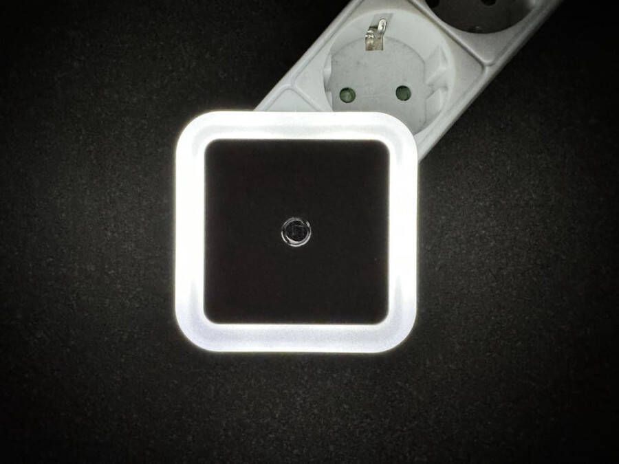 JaveOnline Original Led nachtlicht met sensor modern wit licht 6000k- automatisch aan bij duisternis Kinderlamp Nachtverlichting kantoor of thuis Anti-Diefstal lamp Trapverlichting