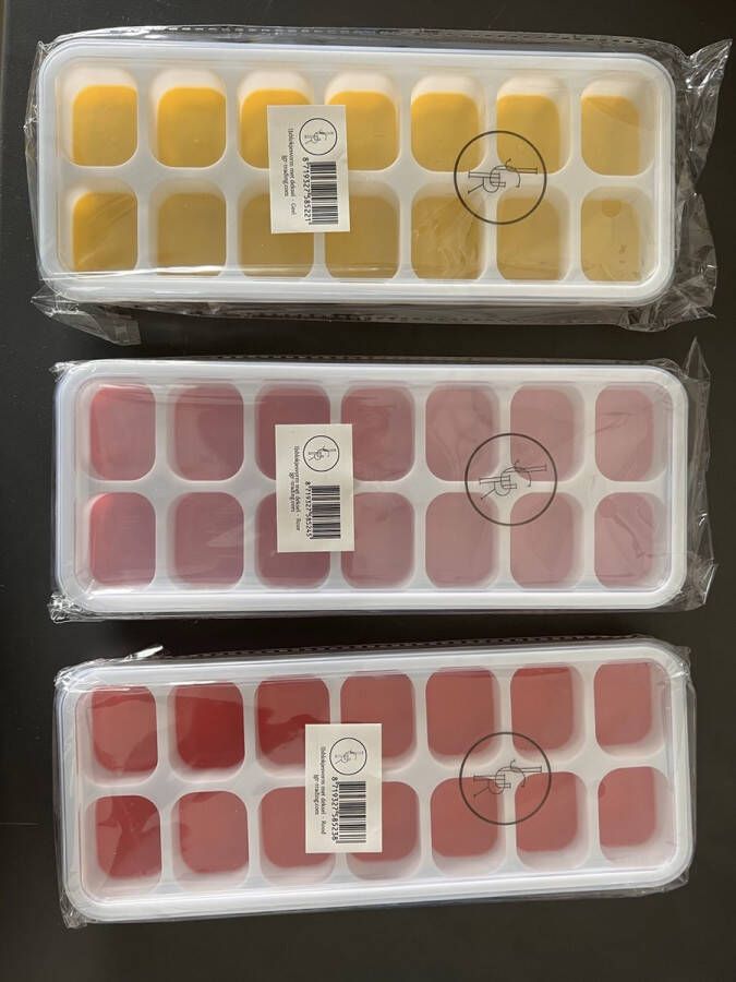 JGR set van 3 Ijsblokjes maker met deksel BPA vrij met silicone bodem om de ijsblokjes zonder enige moeite uit de ijsblokjesvorm te krijgen