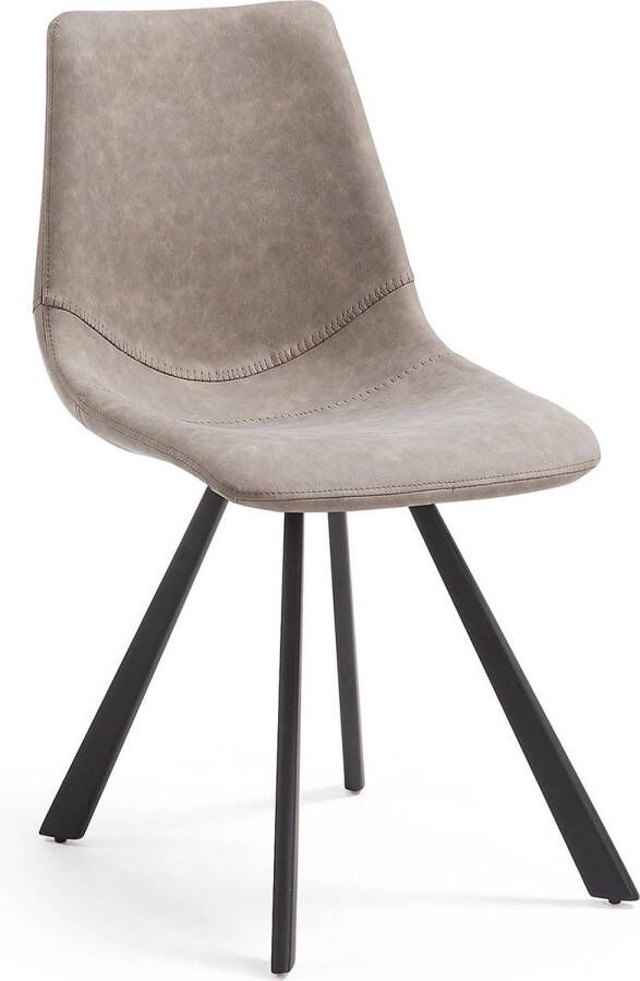 Kave Home Alve stoel in lichtgrijs kunstleer en zwart stalen poten