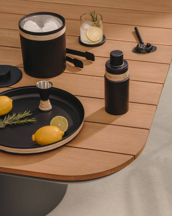 Kave Home Cocktailshaker Shai van zwart roestvrij staal en rotan