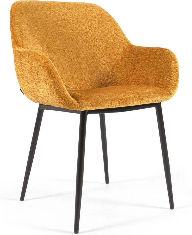 Kave Home Konna stoel in mosterdgeel chenille met stalen poten en zwart gelakte afwerking