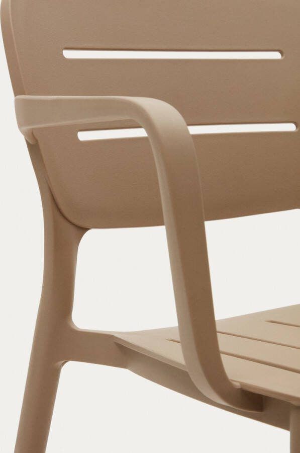 Kave Home Morella tuinstoel van beige kunststof