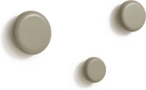 Kave Home Nadue set van 3 wandhaken in massief beuken met grijze afwerking