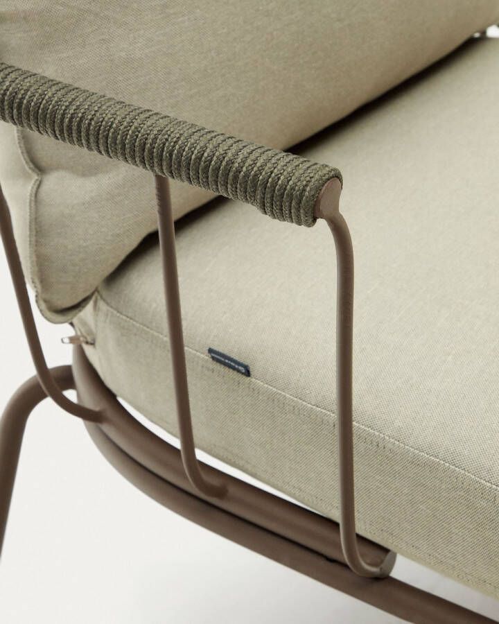 Kave Home Salguer fauteuil in groen touw en staal met bruin geschilderde afwerking